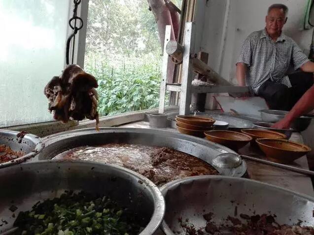 沪推职工医保卡购买医疗保险产品 完善保障体系“爱游戏(ayx)中国官方网站”(图3) ayx官方网站