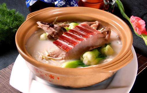 爱游戏(ayx)中国官方网站_越秀地产:拟出售南海越秀100%股权及债务 转让底价3.55亿元(图1) 爱游戏(ayx)中国官方网站