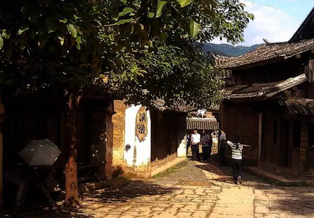 【ayx官网】爱心人士及热心校友向郑州黄河护理职业学院捐赠抗疫物资(图2) 爱游戏(ayx)中国官方网站