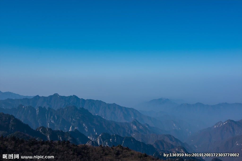 宅家指导——绘本推荐《一个不能溜达的春节》_爱游戏（ayx）中国官方网站