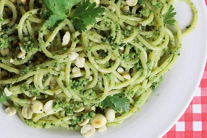 中国社会科学院特聘研究员董京泉应邀到商丘师院作报告“爱游戏(ayx)中国官方网站”(图2) 爱游戏(ayx)中国官方网站